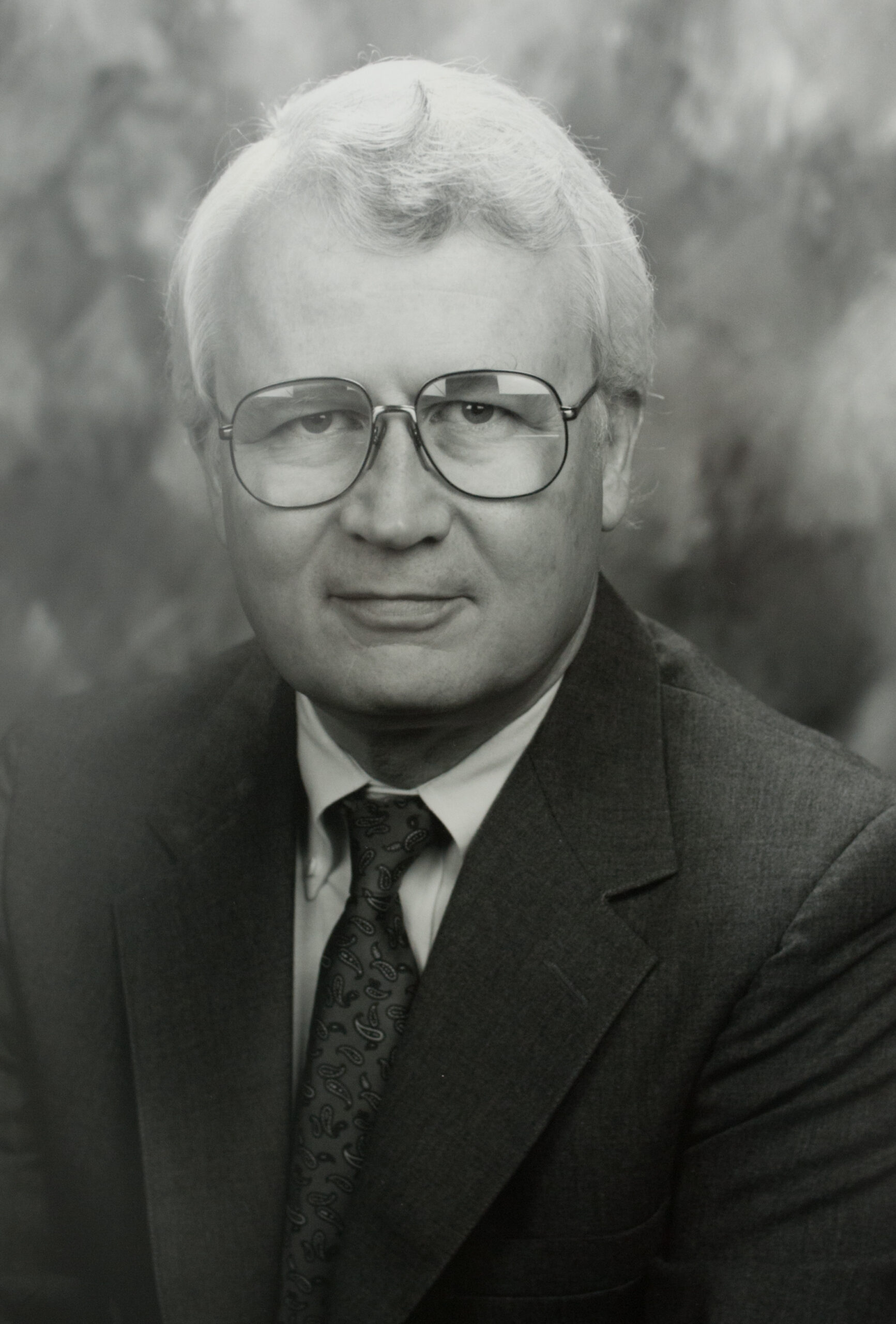 Official Picture 1993-1996 IFAC President Steven Kahne