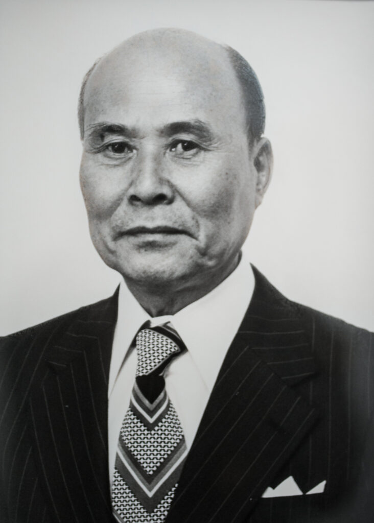 Official portrait of Yoshikazu Sawaragi, IFAC President 1978-1981